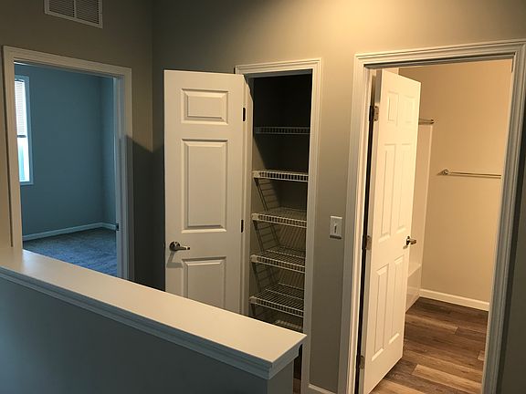 5th image of 2076 Community Ln APT 204