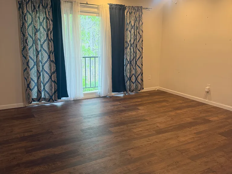 217 Colonial Ct #217 — Photo 4