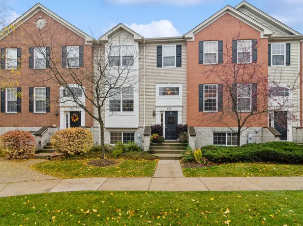 132 Jackson St, Gilberts, IL 60136