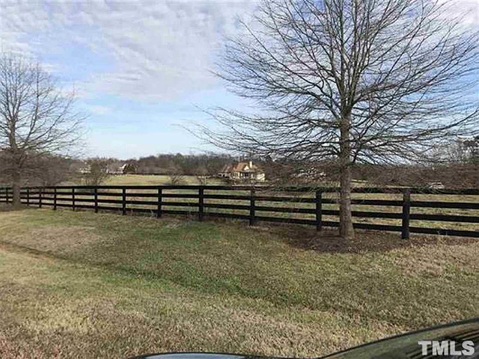 1st image of 375 Hunter Glen Ln