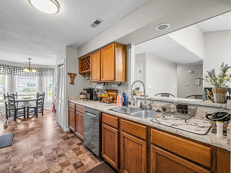 132 Stonemark Ct — Photo 15