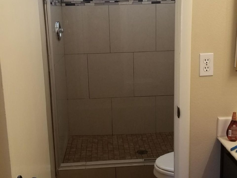 2nd image of 1009 Pitkin Cir