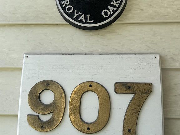 4th image of 907 Lockwood Rd