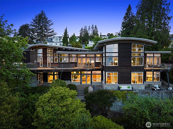 2nd image of 4502 55th Avenue NE