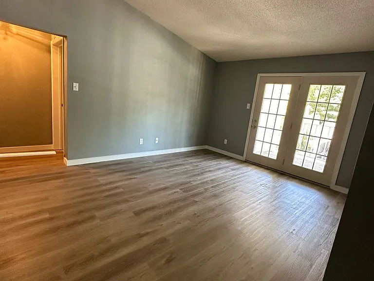 902 Hanna Place Ct #D — Photo 2