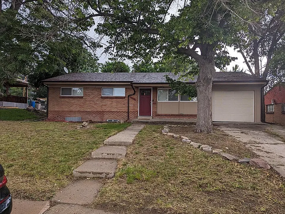 8560 Cedar Ln