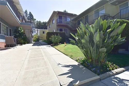 1570 N Verdugo Rd #B Photo 1
