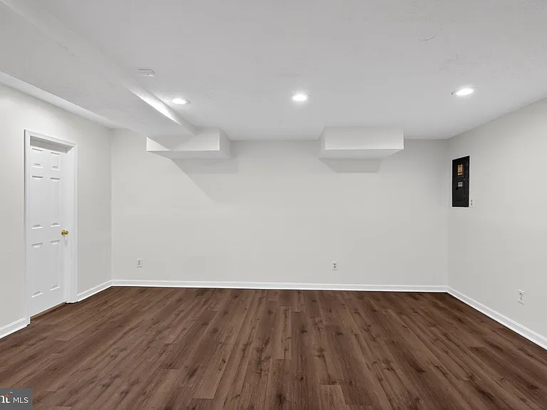 1015 Saint Michaels Dr — Photo 31