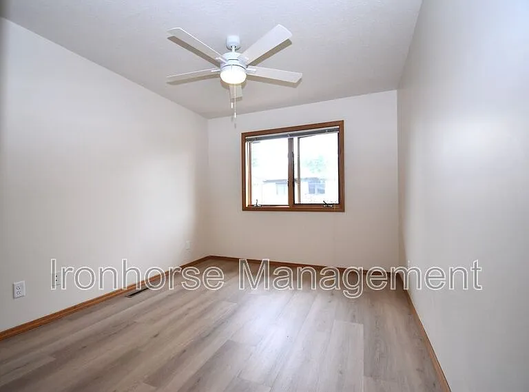 1712 W Olive St #46 — Photo 21