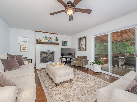 2nd image of 2509 Mimosa Dr
