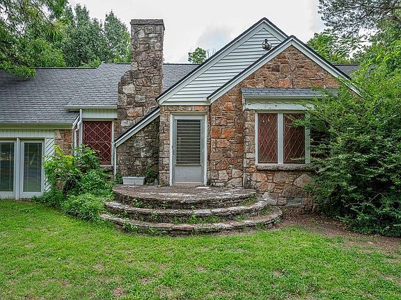 3rd image of 1644 N Eagle Ln