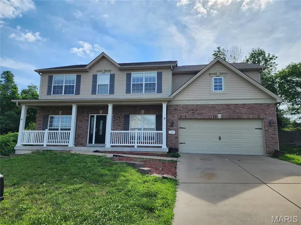 59 Charbonier Bluffs Dr, Florissant, MO 63031