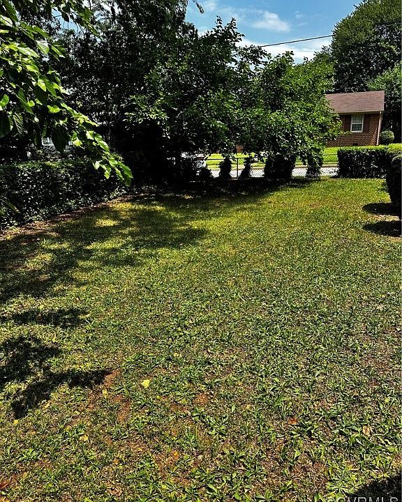 2nd image of 1911 Maplewood Ave