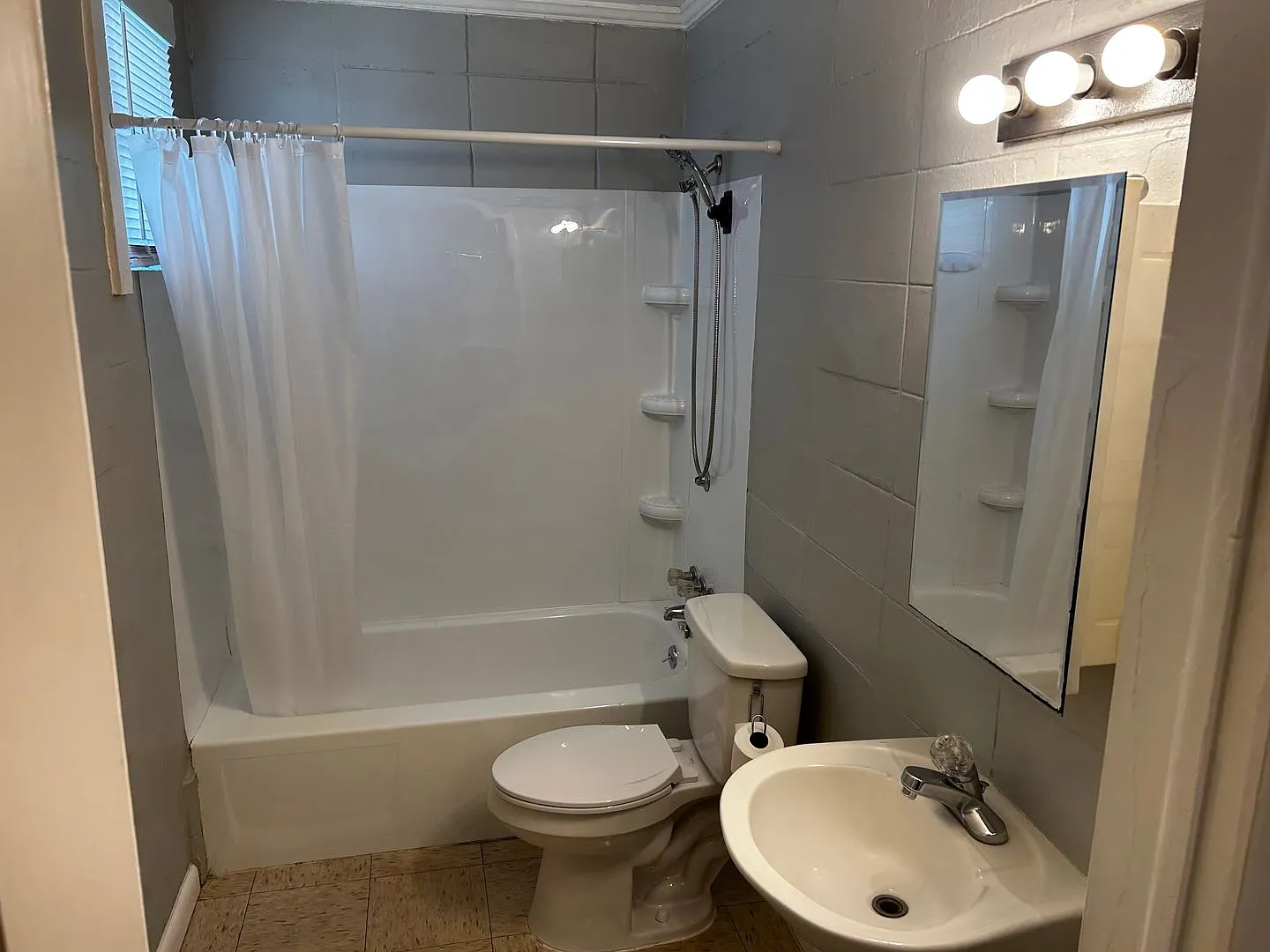 111 Morton St Apt 5 — Photo 2