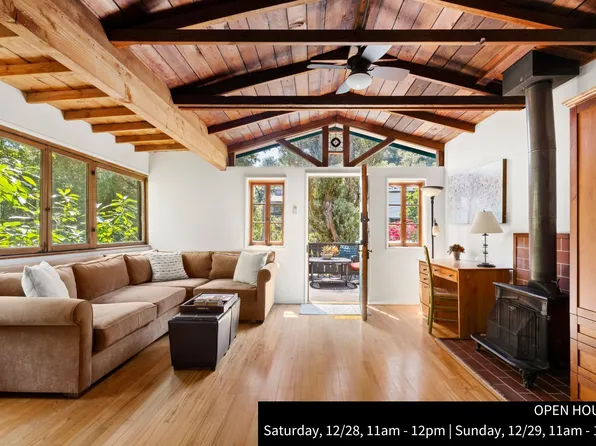 10423 Scenario Ln, Los Angeles, CA 90077