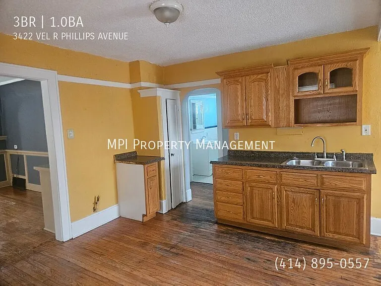 3422 N Vel R Phillips Ave — Photo 2