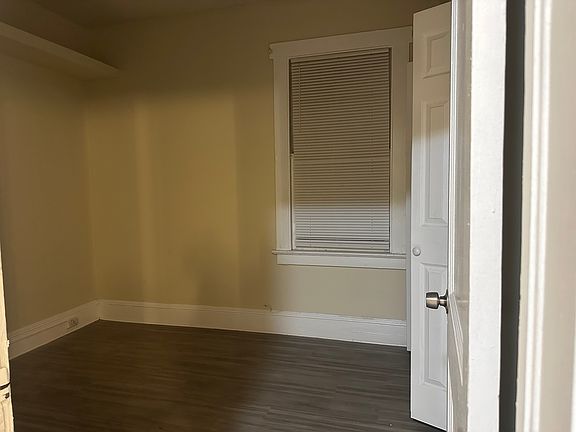 5th image of 319 E 21st St Floor 2