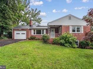6448 Eppard St, Falls Church, VA 22042