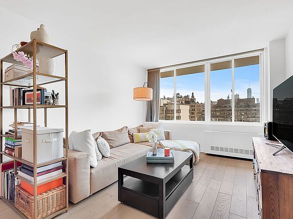 3rd image of 22 W 15th St APT 11J