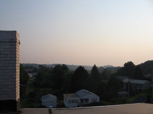 252 N Main St, Red Lion, PA 17356