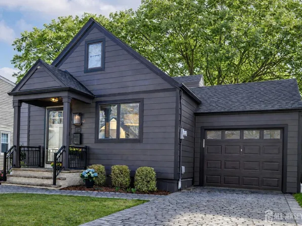 113 Spear St, Metuchen, NJ 08840