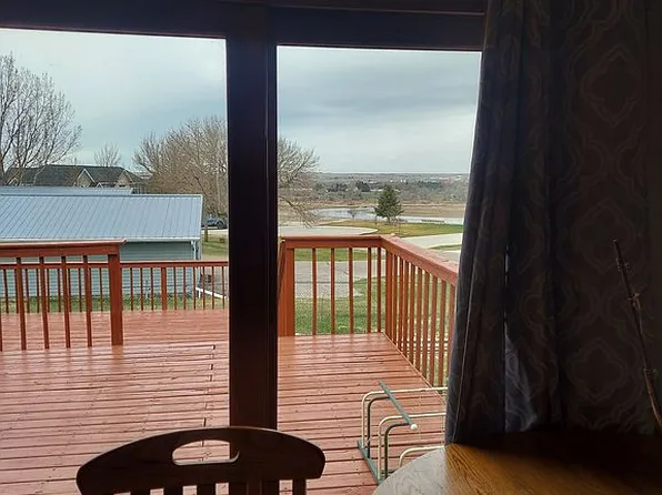 13416 Grandview Dr, Williston, ND 58801