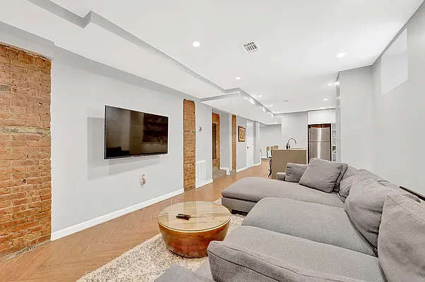 Rented by Remax Real Estate Professionals | media 42