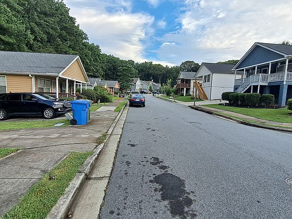 5th image of 1989 Thomasville Estate Dr SE