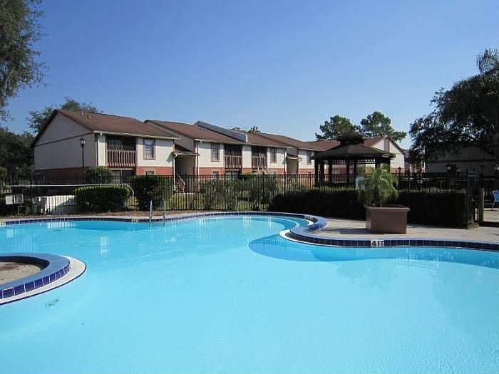 Relaxing Pool