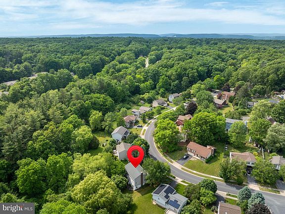 4th image of 655 Berkshire Dr