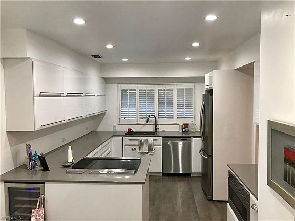 3rd image of 6814 Hibiscus Ln