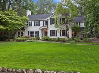 24 Hillbury Rd, Essex Fells, NJ 07021
