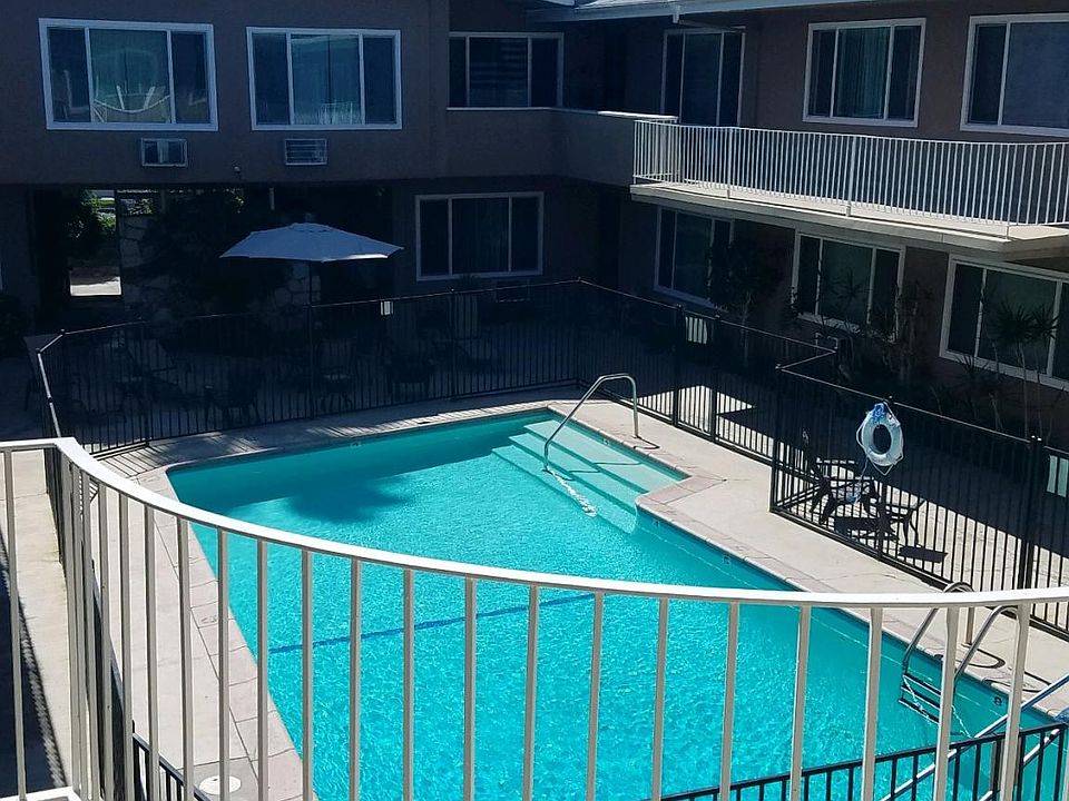 2nd image of 4462 Murietta Ave #20