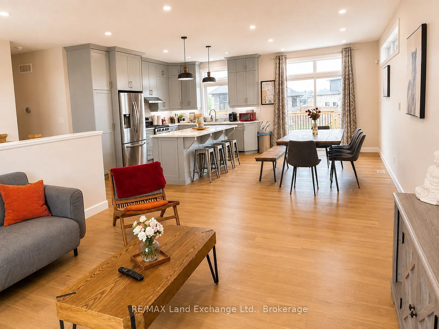 5 bed, $3,850 — Photo 4