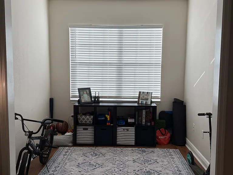 1300 Eastern Pecan Pl #1-107 — Photo 8