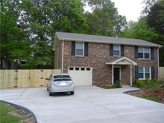 2nd image of 626 Linda Ln
