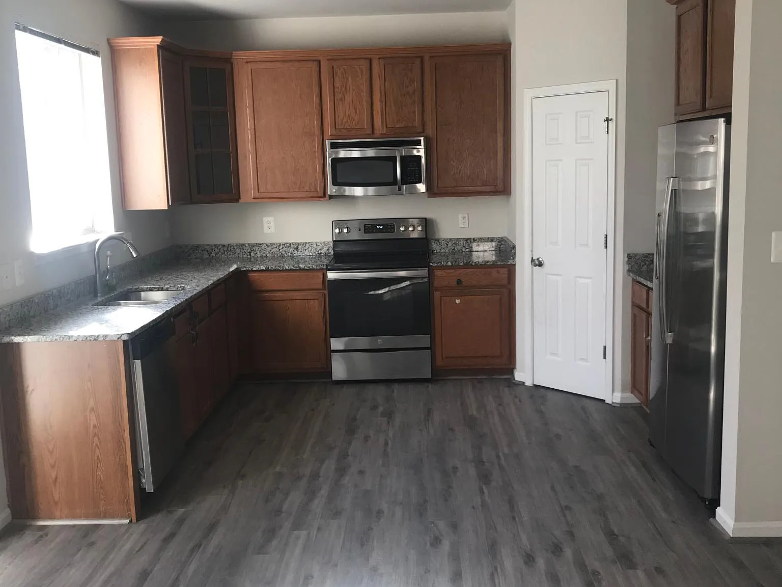 6962 Sparks Ct — Photo 3