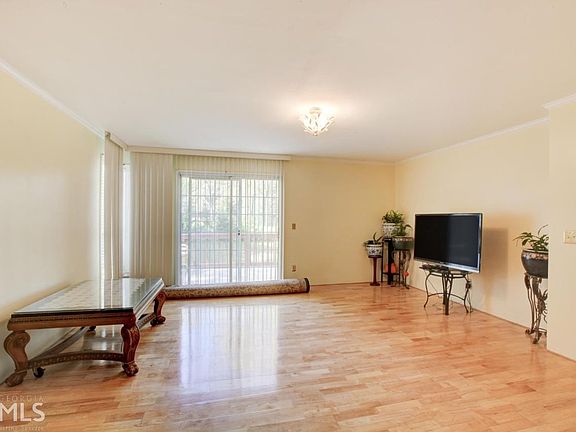 5th image of 630 Fieldwood Ln