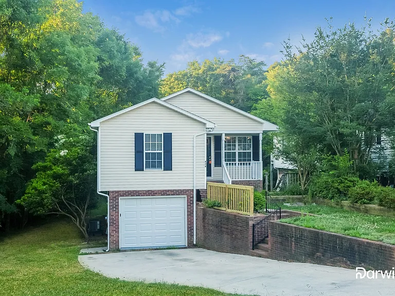 978 Braxton Dr — Photo 3