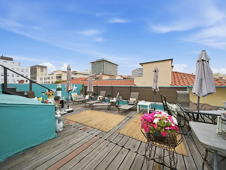 148 S Reeves Dr #8 — Photo 21