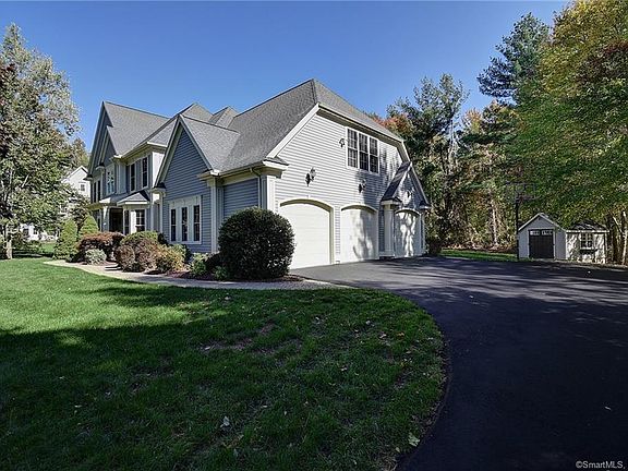 3rd image of 34 Hampton Ct