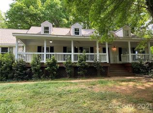 1001 Chestnut Ln, Matthews, NC 28104