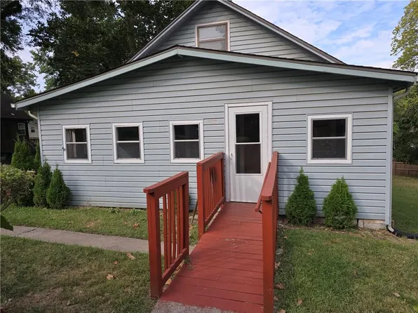 5028 Fontana St, Roeland Park, KS 66205