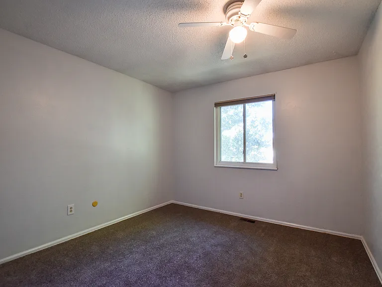 4925 Hackamore Dr N — Photo 15