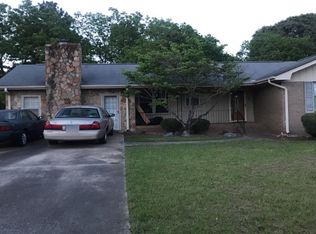 304 Meadowridge Dr, Warner Robins, GA 31093