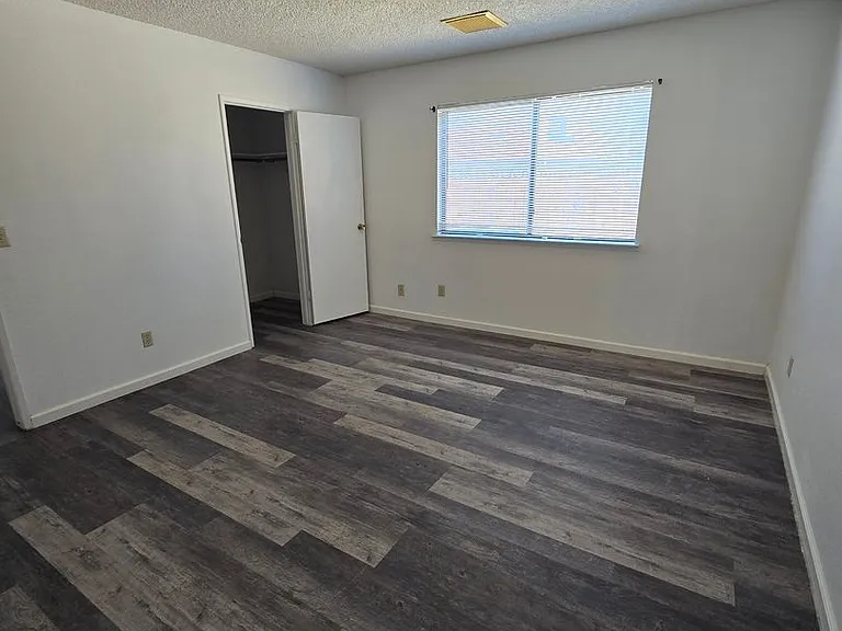 932 Kinnett Ave — Photo 6