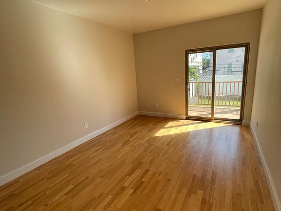 2nd image of 3752 Neptune Ave APT 1