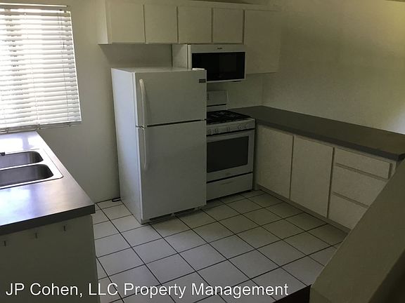 3rd image of 3030 Waverly Dr APT 02
