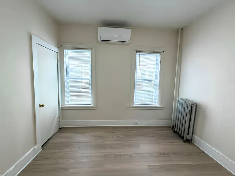 585 Chestnut St #1 — Photo 14