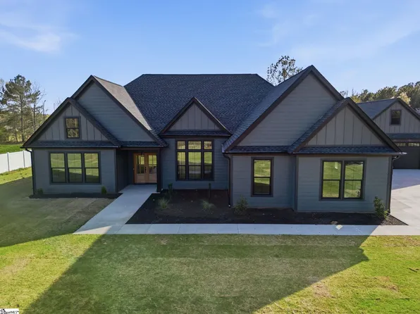 1165 Goodjoin Rd, Campobello, SC 29322